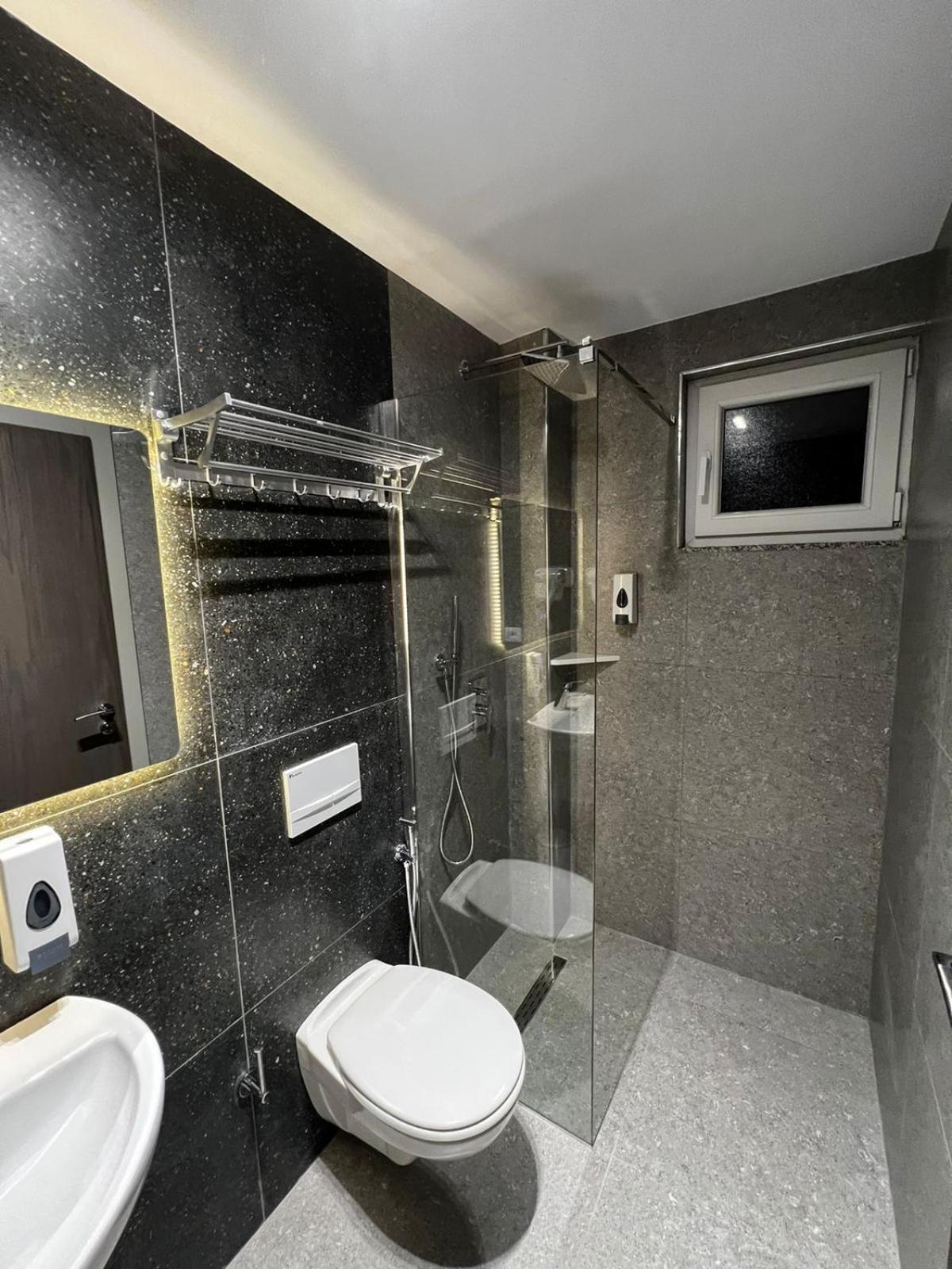 Hotel Ikona Shkodër Dış mekan fotoğraf